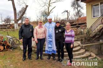 На Закарпатті 8-річний хлопчик шукав через поліцію Святого Миколая/ Нацполіція На Закарпатті 8-річний хлопчик шукав через поліцію Святого Миколая
