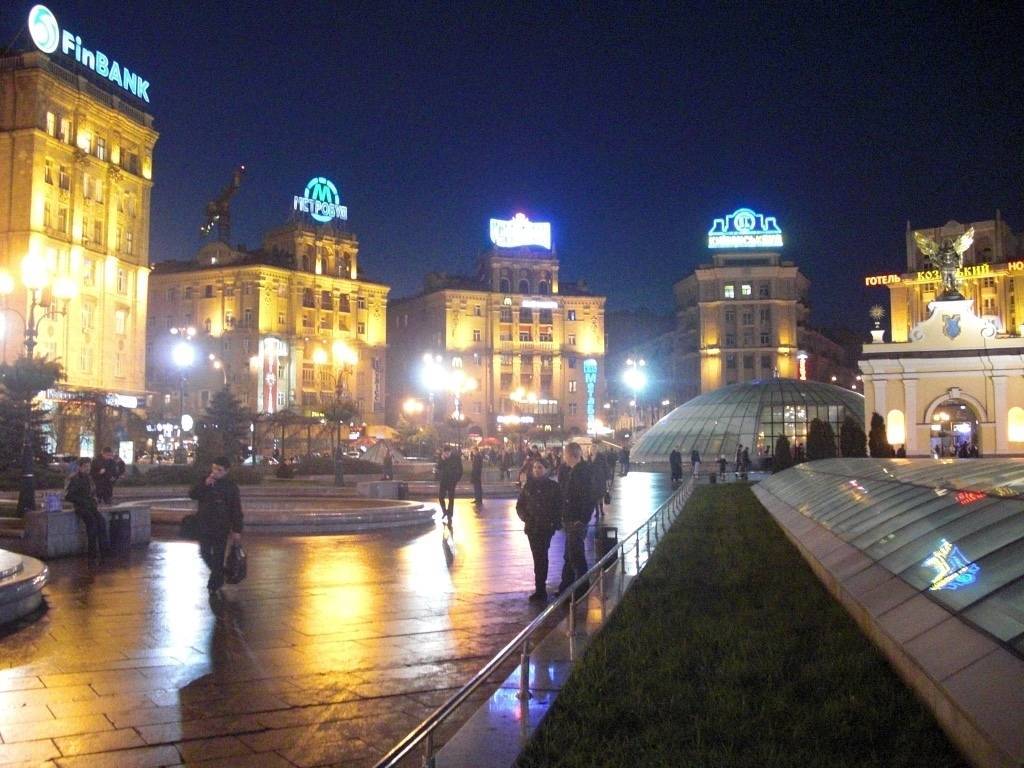 Режиссер Роберт Б. Уайди поделился архивными снимками из Киева в знак поддержки Украины/Фото: Twitter/Автор: Robert B. Weide Режиссер