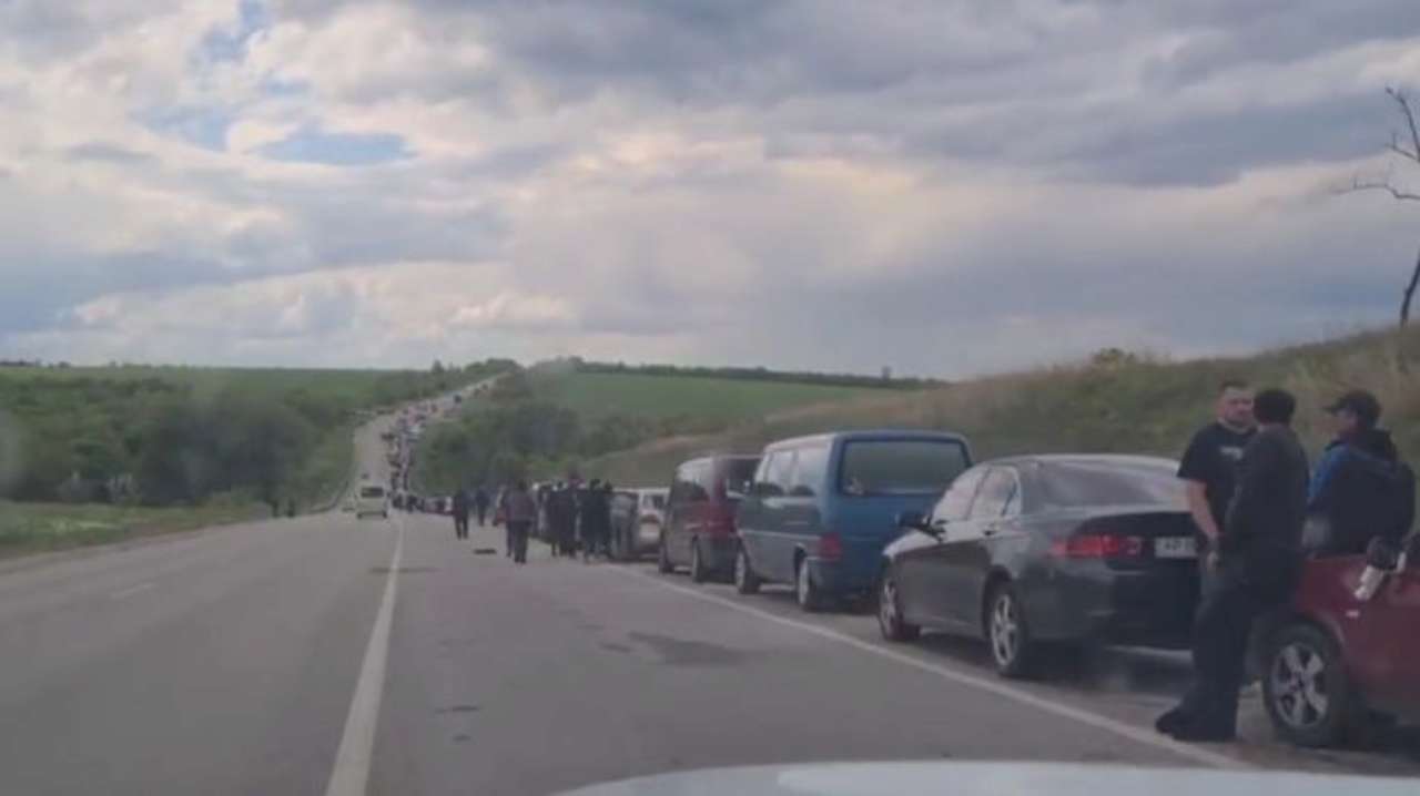 Оккупанты заблокировали дорогу возле Запорожья