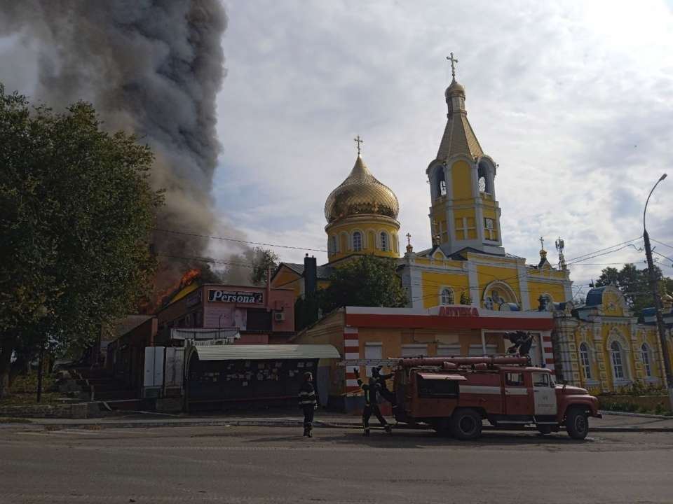 Оккупанты обстреляли Купянск/Фото: Facebook/Автор: Главное управление ГСЧС Украины в Харьковской области Пожар