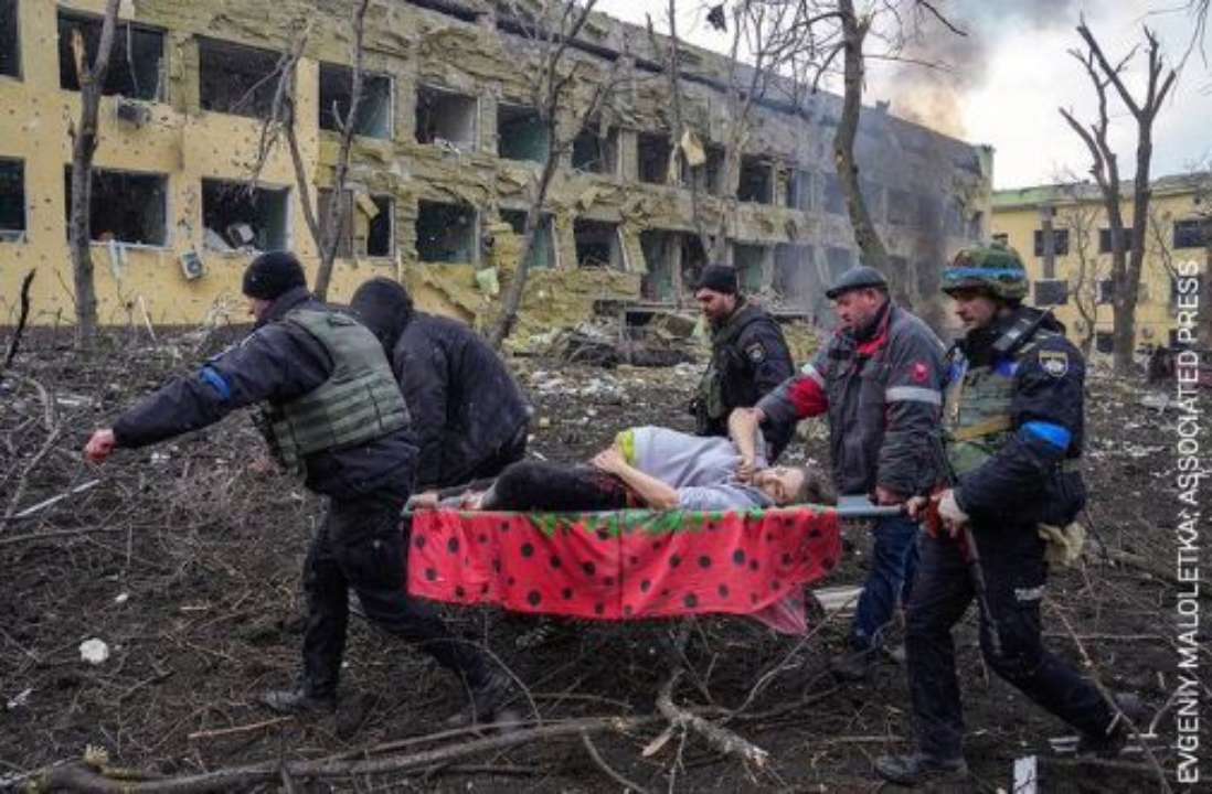 Девушка умерла от полученных травм через полчаса после рождения мертвого ребенка Девушка умерла от полученных травм через полчаса после рождения мертвого ребенка