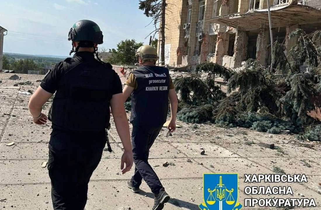 Російські терористи обстріляли Харківську та Херсонську області: виникли пожежі, є постраждалі