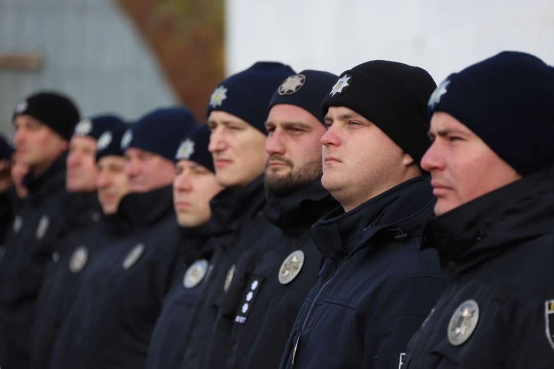 Стартував онлайн-курс "Доброчесна поліція". Фото: Нацполіція українські поліцейські