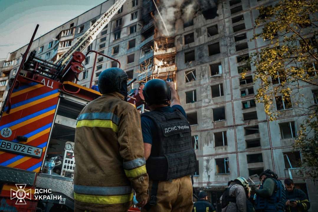 З-під завалів у будинку у Харкові дістали тіло жінки З-під завалів у будинку у Харкові дістали тіло жінки: відомо про 42 поранених