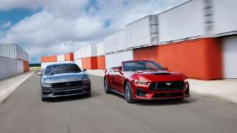 Фото: Mustang Ford продаст с молотка первый Mustang GT седьмого поколения и передаст деньги на благотворительность