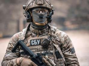 СБУ отримала розмову окупанта про знущання над військовополоненими українцями/Фото: СБУ/Facebook І пальці відрубаю, і кисть відрубаю: СБУ отримала запис окупанта, який катував військовополоненого