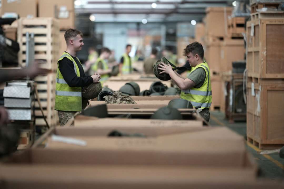 Семья погибшего воина ВСУ передала волонтерам миллион гривен/Фото: Getty Images Семья погибшего воина ВСУ передала волонтерам миллион гривен/Фото: Getty Images