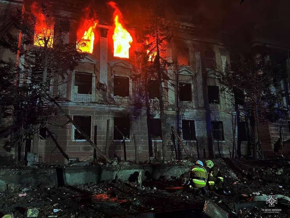 Зеленский показал последствия удара по Николаеву/Фото: МВД Зеленский показал последствия удара по Николаеву/Фото: МВД