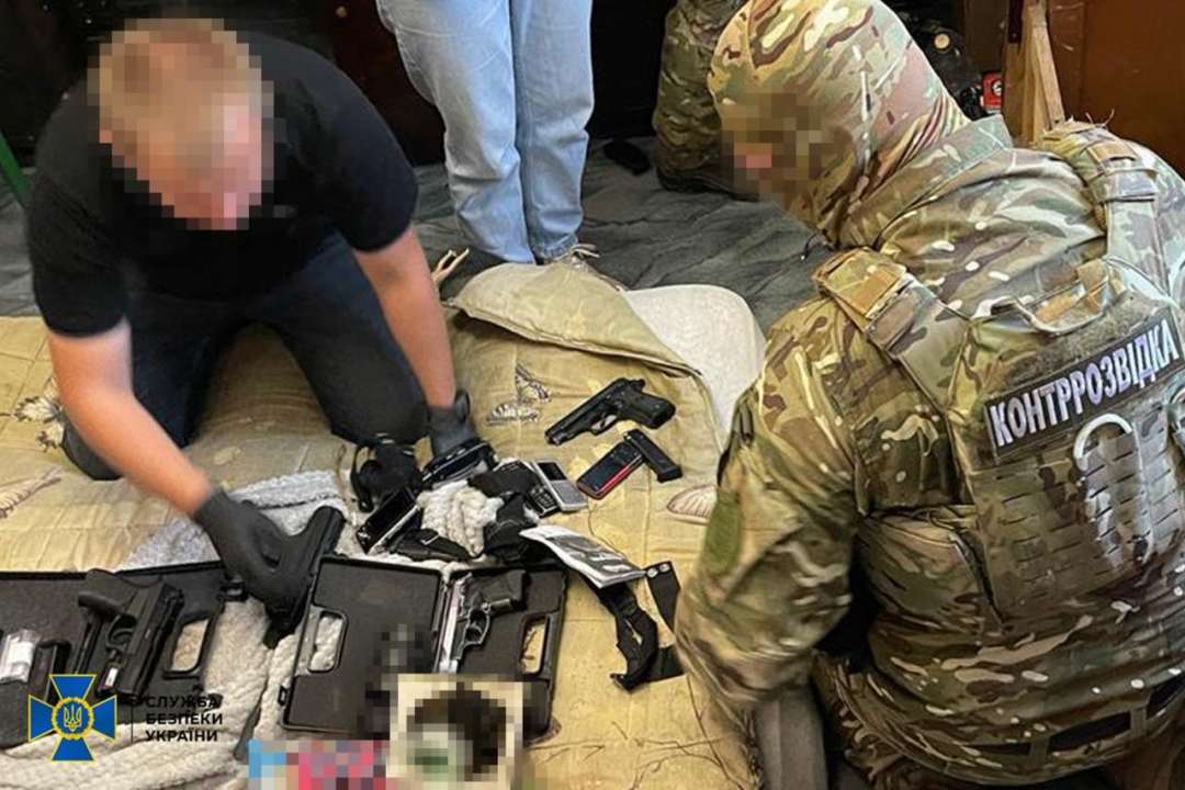 Преподавателя училища задержали за сотрудничество с врагом