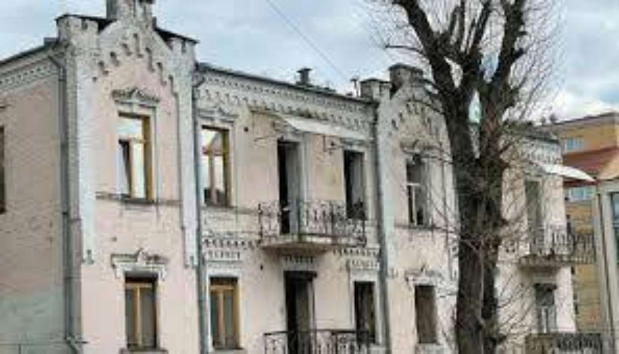 МКИП требует прекратить строительные работы возле дома-памятника на Владимирской в Киеве
