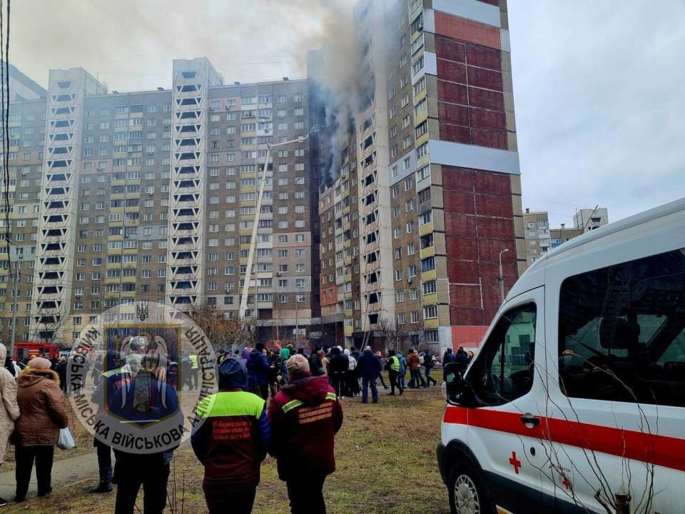 У Києві зросла кількість постраждалих від атаки рф: у Голосіївському районі розгорнули штаб допомоги