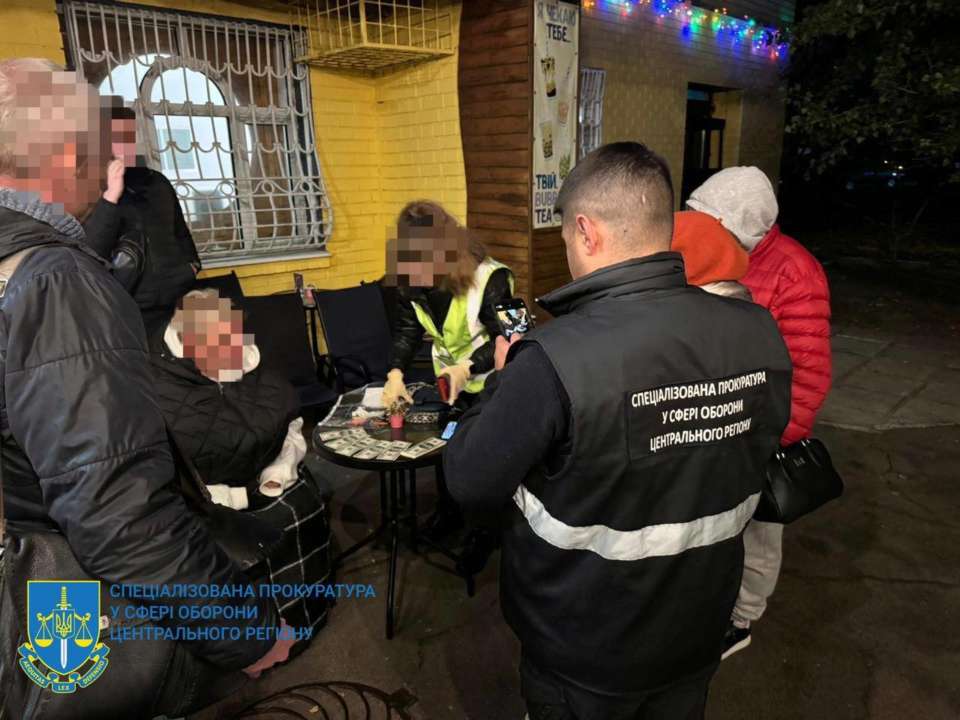 Фото: ТГ-канал Офіс Генерального прокурора Правоохранители разоблачили врача и военнослужащего, требовавшего средства с ветерана