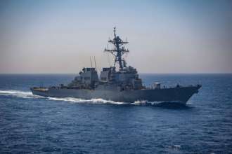 До Чорного моря вирушив американський есмінець "Арлі Берк"/Фото: Twitter/Автор: U.S. Naval Forces Europe-Africa/U.S. Sixth Fleet есмінець