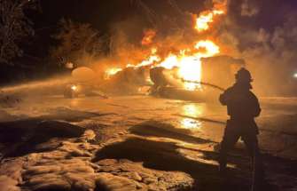 У порту Рені спалахнув бензовоз/Фото: ДСНС У порту Рені спалахнув бензовоз/Фото: ДСНС