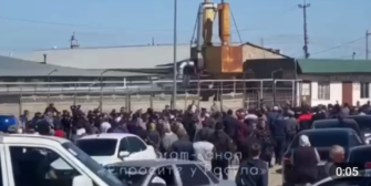 Протесты против мобилизации мужчин в Дагестане. Фото: Скриншот с видео Протесты в Дагестане