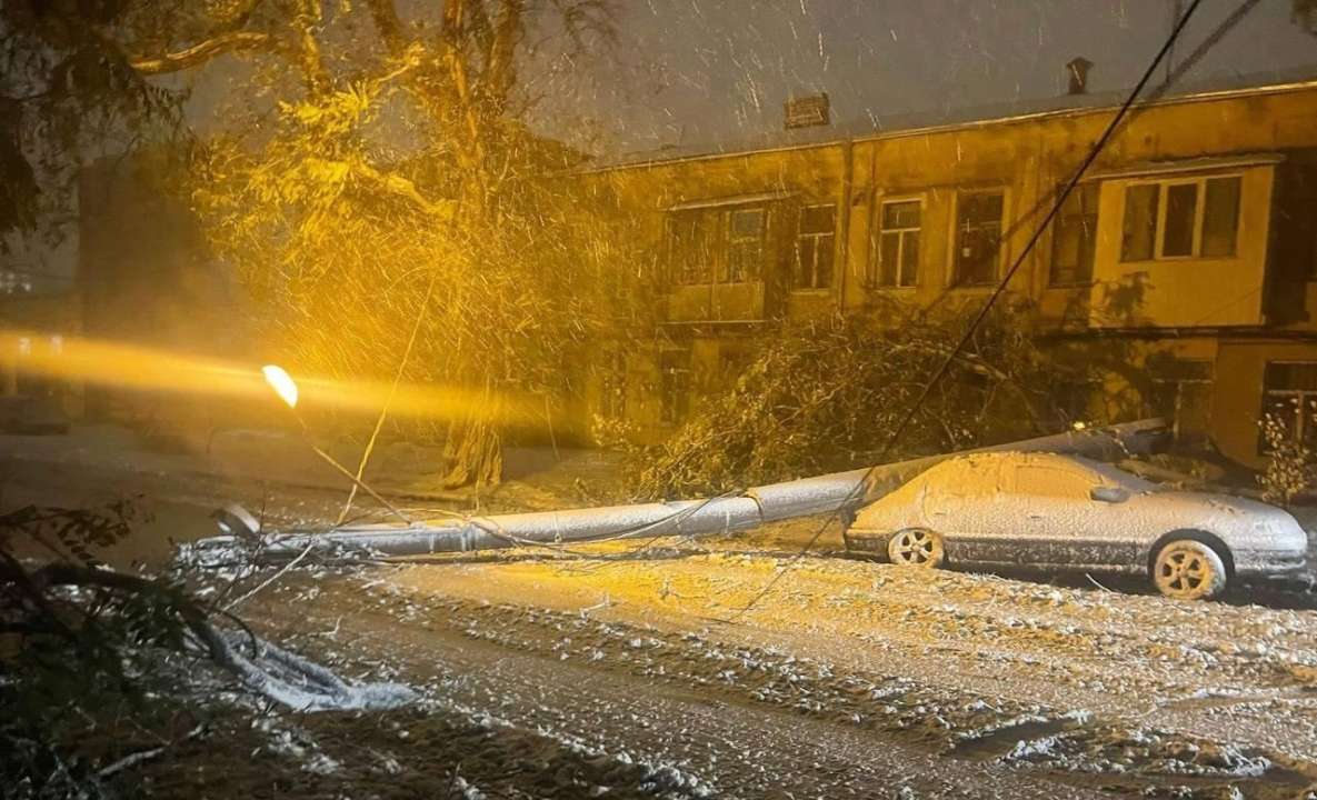 В Украине обесточены более 2 тыс. населенных пунктов: как устраняют последствия непогоды в областях
