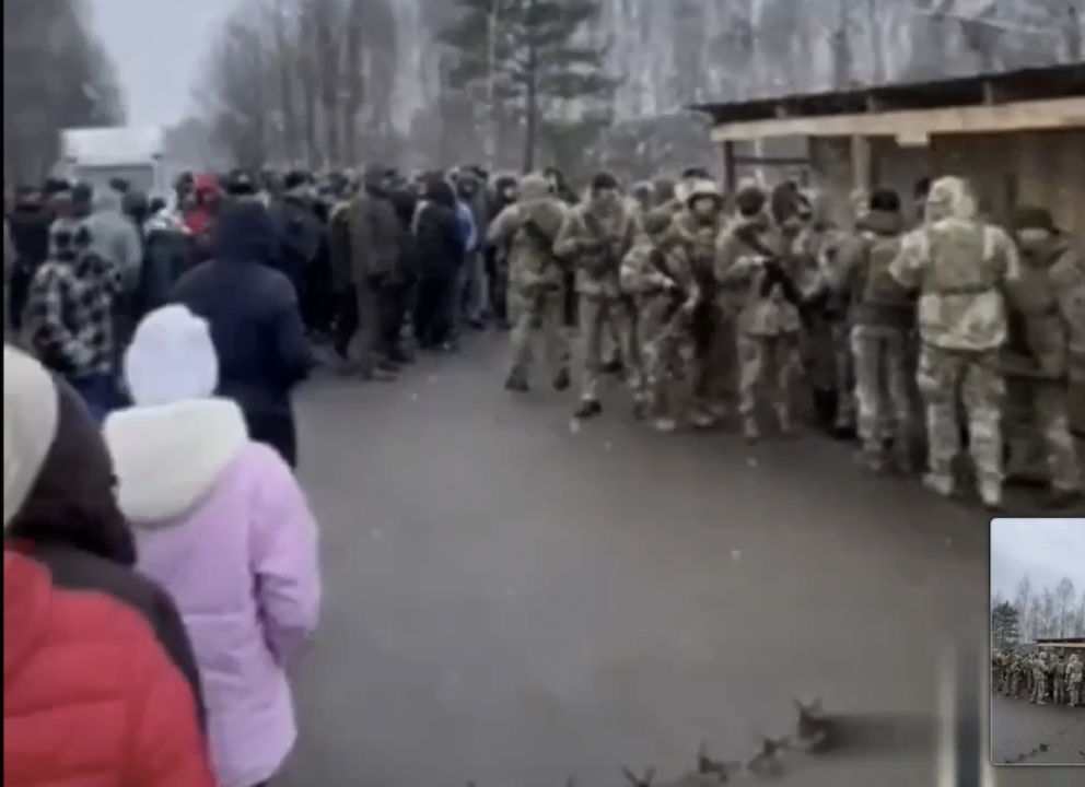 На Рівненщині люди влаштували протести проти блокпостів/Фото: кадр з відео