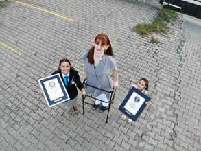 Фото: Guinness World Records Жительницу Турции признали самой высокой в мире женщиной