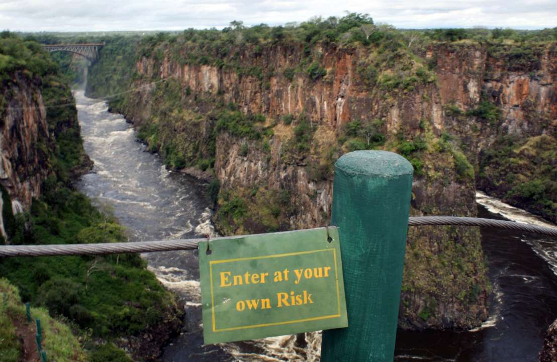 Астронавт ESA показала снимки двух самых больших водопада на Земле/Фото: Getty Images Водопад