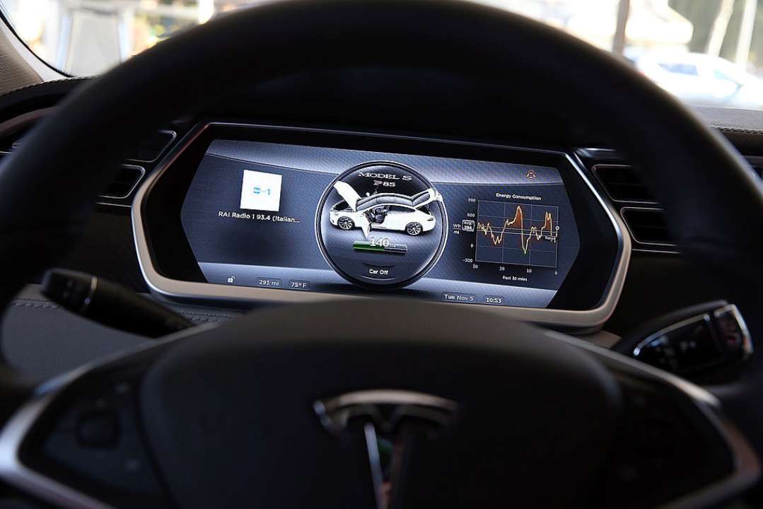 У Tesla на ходу отвалился руль/Фото: Getty Images У Tesla на ходу отвалился руль/Фото: Getty Images