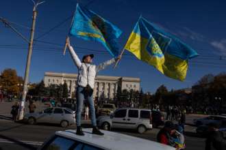 В Херсоне переименовали проспект Адмирала Сенявина/Фото: Paula Bronstein/Getty Images Теперь Нацгвардии Украины: в Херсоне переименовали проспект