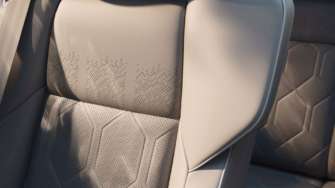 Фото: Volvo Комфортно, как в гостиной: Volvo представила свой первый электрический минивэн EM90. Фото