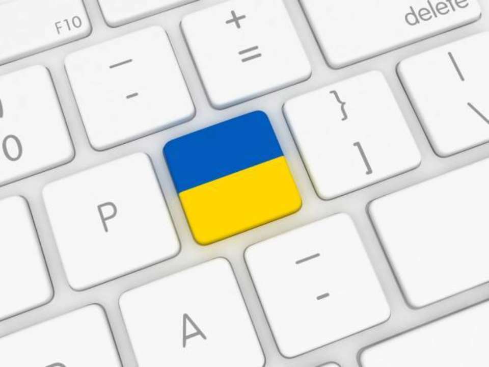 Учителі відмовляються від російськомовних матеріалів, діти вибирають український зміст — дослідження