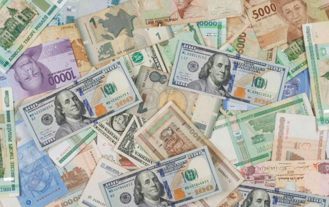 Курс валют на 7 января: сколько стоят доллар, евро и злотый