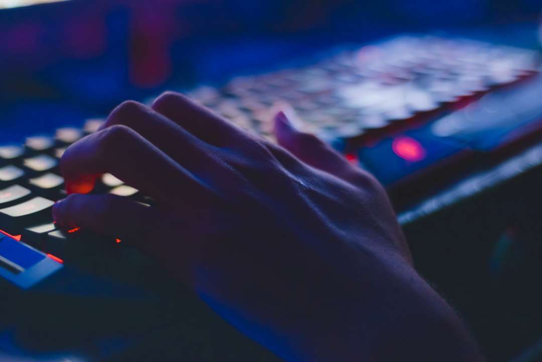 Фото з pexels.com Військовослужбовці ЗСУ отримують повідомлення зі шкідливим програмним забезпеченням
