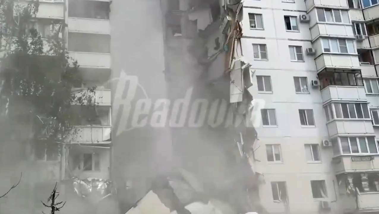 У бєлгороді впала багатоповерхівка. Скриншот відео багатоповерхівка бєлгород
