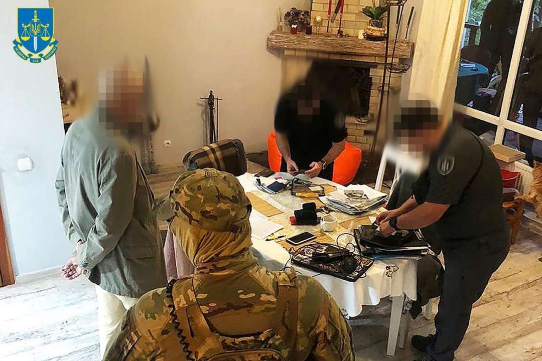 Екскомандиру в/ч вручили підозру у збитках на 140 млн грн / Фото: t.me/pgo_gov_ua Екскомандиру в/ч вручили підозру у збитках на 140 млн грн / Фото: t.me/pgo_gov_ua