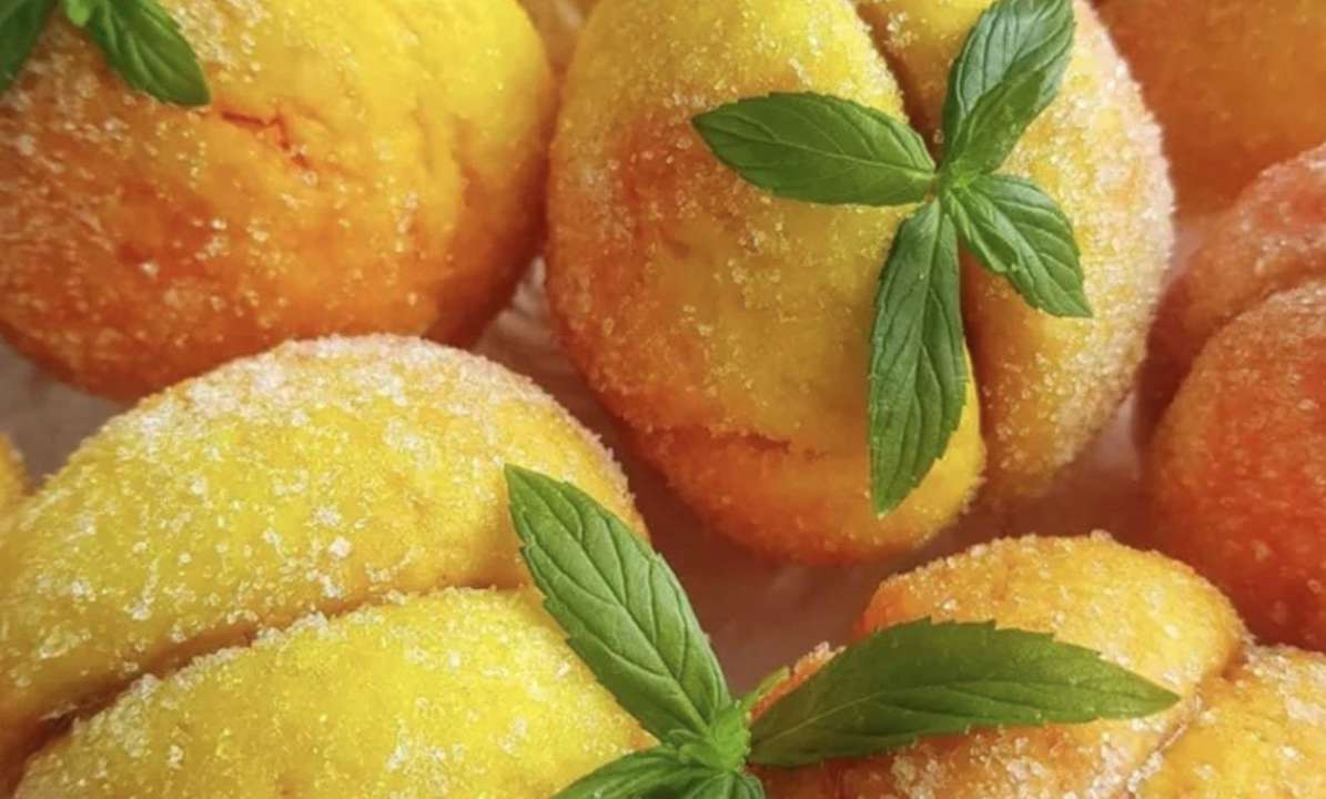 Тістечка "Персики" зі згущеним молоком / Фото: instagram.com Тістечка "Персики" зі згущеним молоком / Фото: instagram.com