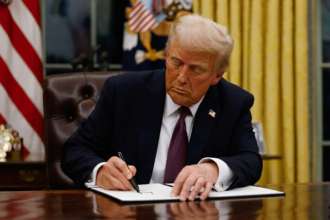 Трамп готовий подвоїти санкції США для пришвидшення закінчення війни в Україні/Фото: Getty Images Трамп готовий подвоїти санкції США для пришвидшення закінчення війни в Україні