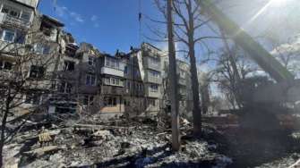 Окупанти обстріляли у Харкові п'ятиповерхові житлові будинки/Фото: ДСНС України Окупанти завдали удару по житлових будинках у Харкові. Фото