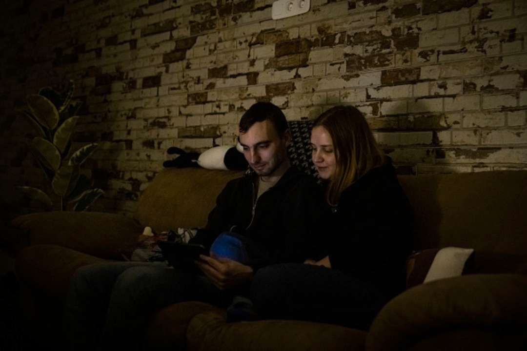 Як перетворити електрику з підручних засобів / Фото: Getty Images Як видобути електрику з підручних засобів: 3 важливі лайфхаки