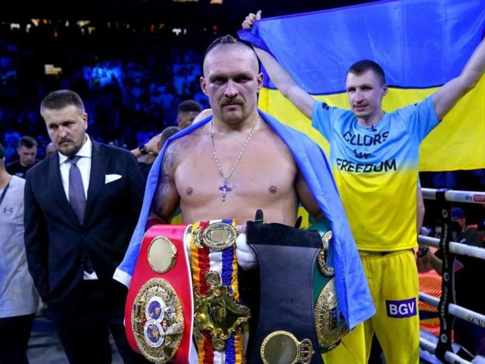 Боксерська енергія в шкільному ринзі: як Олександр Усик підтримав проєкт "Пліч-о-пліч"/Фото з відкритих джерел Боксерська енергія в шкільному ринзі: як Олександр Усик підтримав проєкт "Пліч-о-пліч"