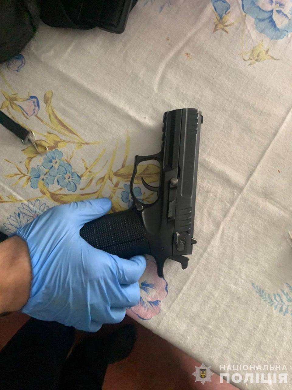 Полиция установила лиц, причастных к пыткам и незаконному лишению свободы экс-военного в г. Днепр/Фото: Нацполиция Полиция установила лиц, причастных к пыткам и незаконному лишению свободы экс-военного в г. Днепр/Фото: Нацполиция