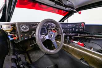 (Фото: Bring a Trailer) Nissan