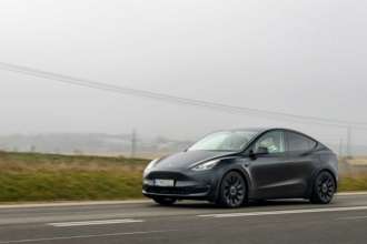 Tesla стала першим найпродаванішим електрокаром у світі/Фото: Michal Lauko/Unsplash Tesla Model Y