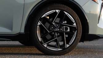 Фото: Kia Kia представила новый стильный седан и хэтчбек K4. Фото