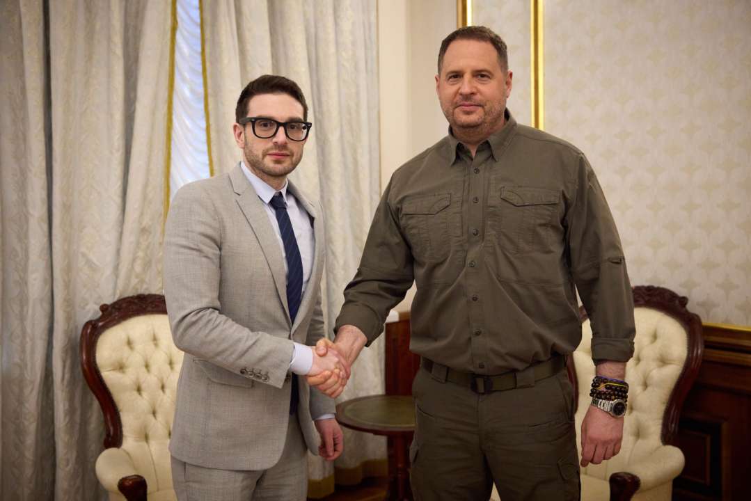 Андрей Ермак встретился с Александром Соросом Активная подготовка к Саммиту мира: Ермак встретился с американским бизнесменом Соросом
