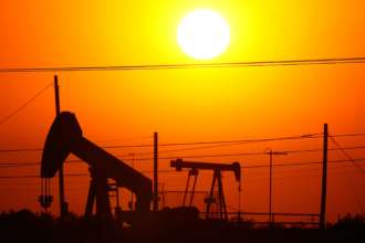 США можуть відмовитися від російської нафти/Фото: David McNew/Getty Images Нафтові скважини