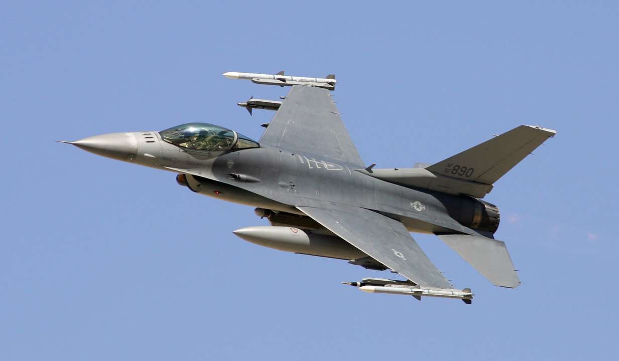 Украина получит еще одну партию самолетов F-16 из Дании до конца года/Фото: gettyimages Украина получит еще одну партию самолетов F-16 из Дании до конца года — СМИ