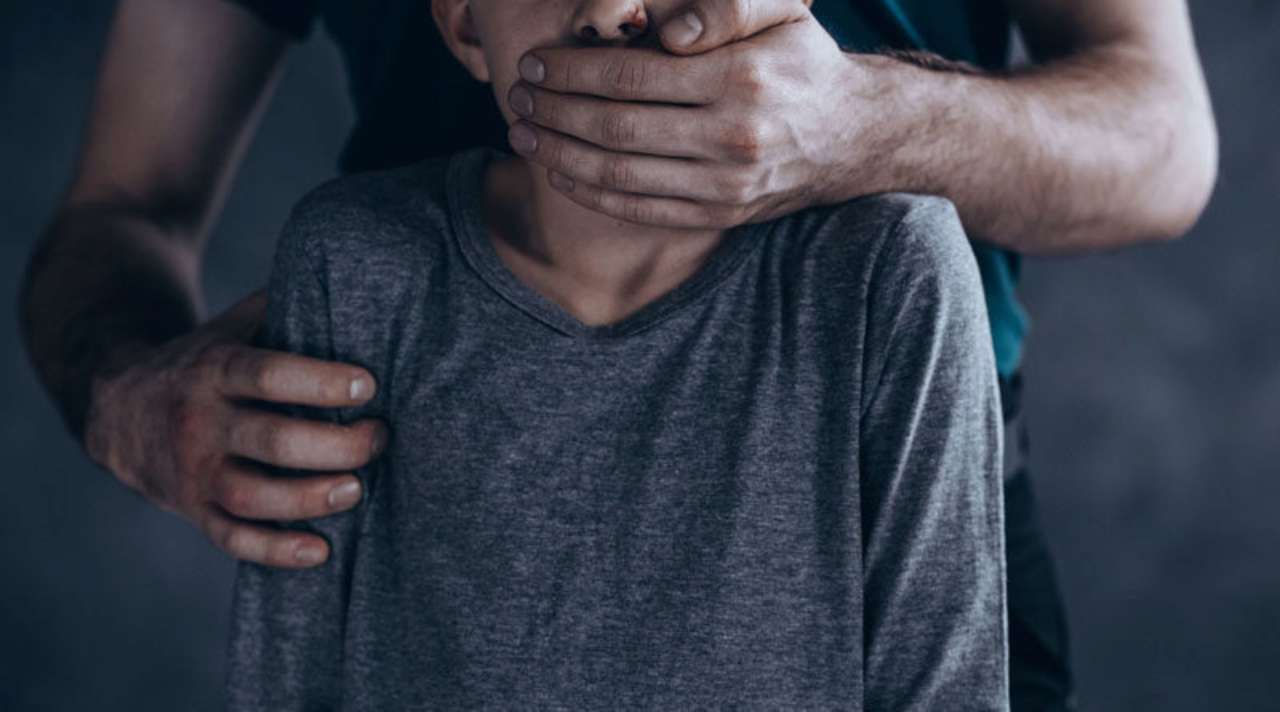 В Україні створили реєстр педофілів: доступ матимуть школи та садочки