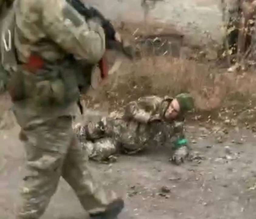 розстріл полоненого 9 листопада
