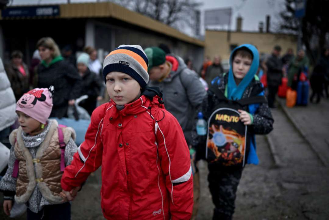 Рашисты вывезли детей из Энергодара в рф/Фото: Getty Images