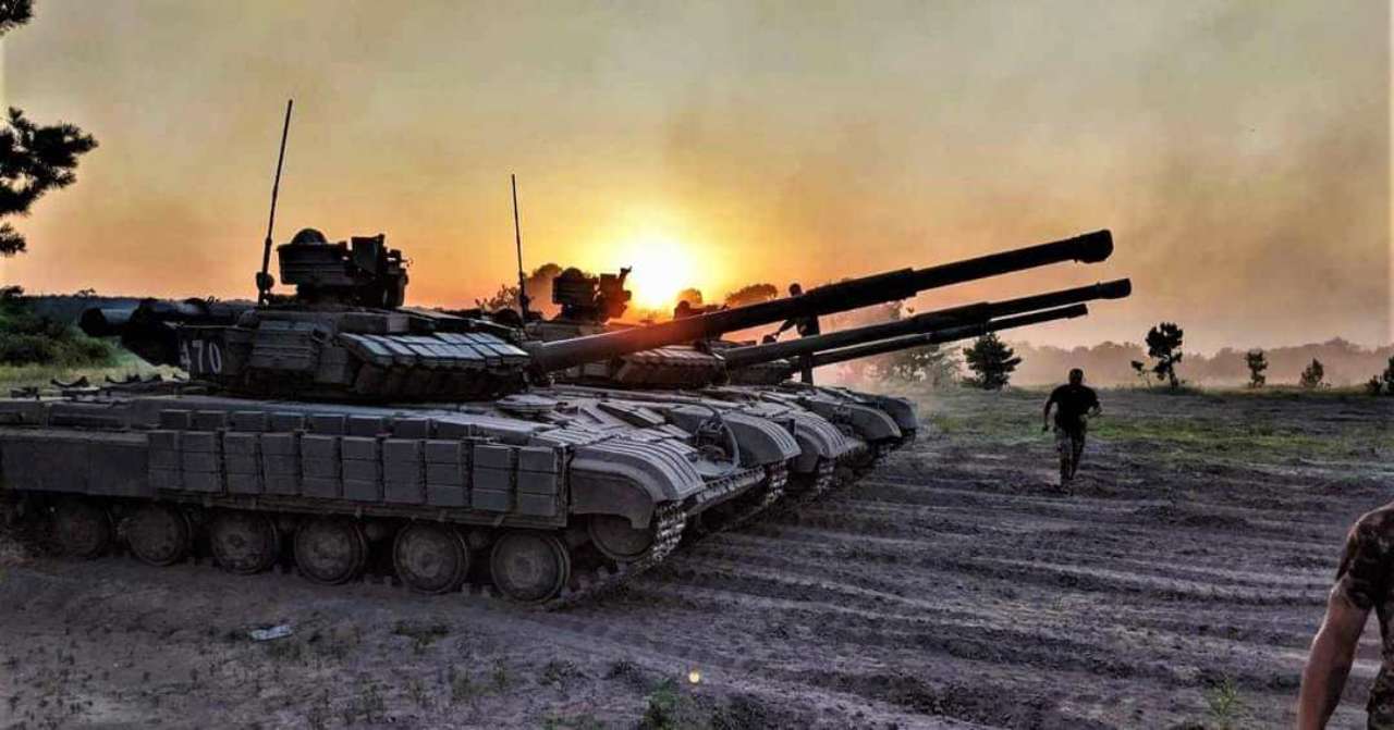 Украинские танки освобождают землю от российских захватчиков