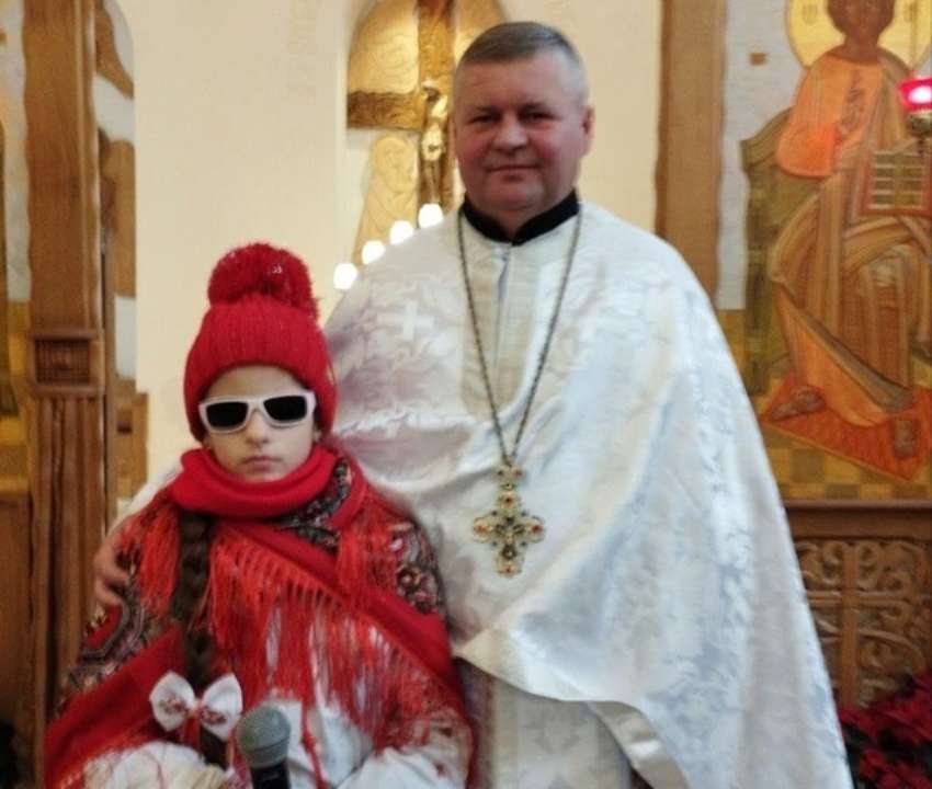 Незряча дівчинка змогла зібрати велику суму для військових / Фото: facebook/lvivrda