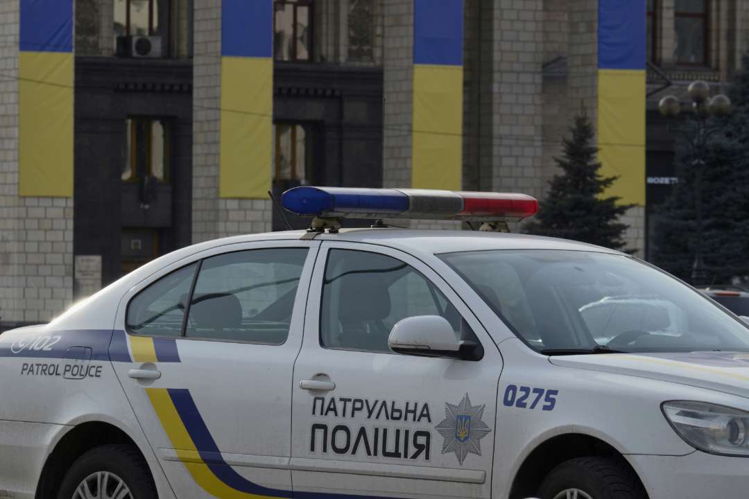 У Києві чоловік погрожував поліцейським ножем / Фото: Pierre Crom/Getty Images У Києві чоловік погрожував поліцейським ножем / Фото: Pierre Crom/Getty Images