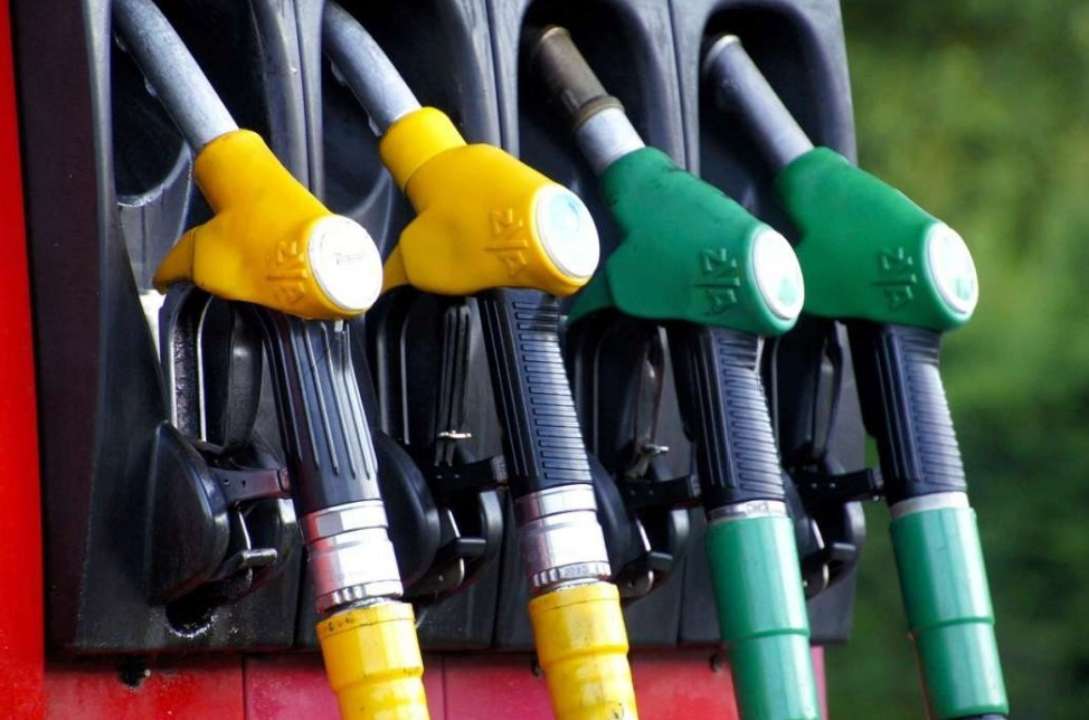 В законопроекте предлагается отнести нефть и газовый конденсат к подакцизным товарам с нулевой ставкой акциза и расширить перечень растворителей, относящихся к подакцизным товарам со ставкой EUR245,5 за 1000 л / Фото: Pixabay
